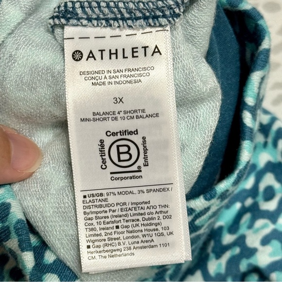 NWT! Athleta 4" Balance Shortie Teal Blue Animal
Print Blue Leopard Size 3X - Picture 8 of 10